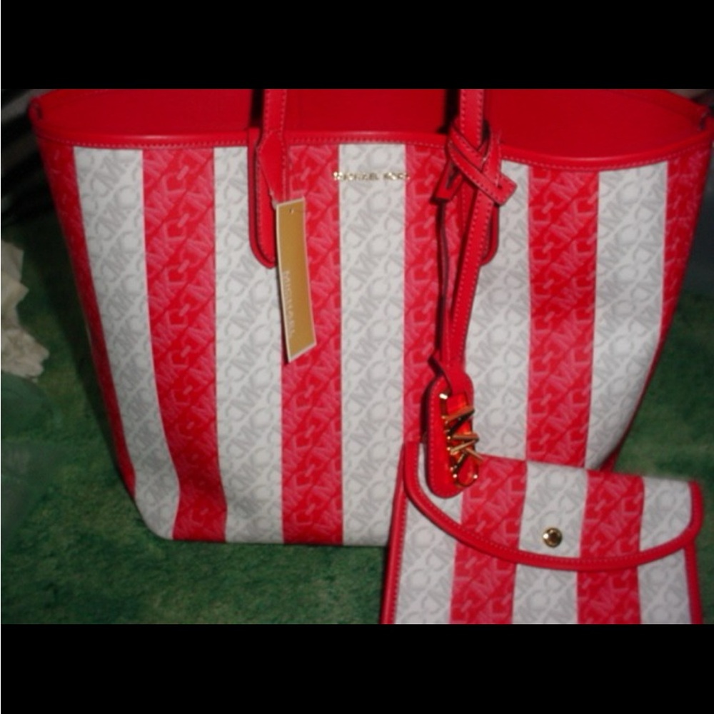 Michael Kors NWT Eliza Red & White Striped Reversible Tote Bag & cosmetics Case